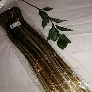 Clip in long straight 22" synthetic hair extension